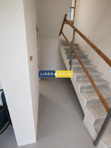 Dom Sprzedaż Wierzbin Warszawska 9